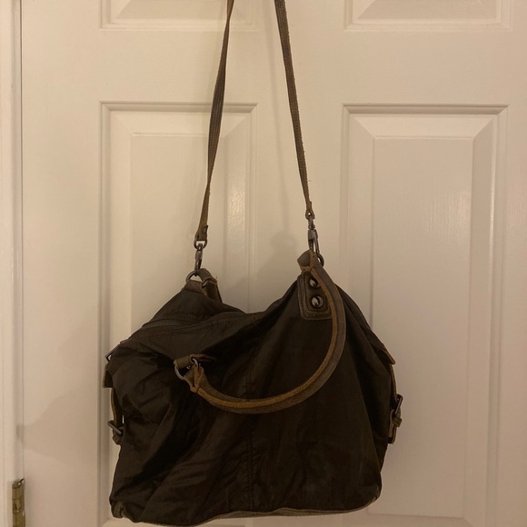 Guerilla Delux Convertible CrossBody Handbag Purse - Picture 2 of 10